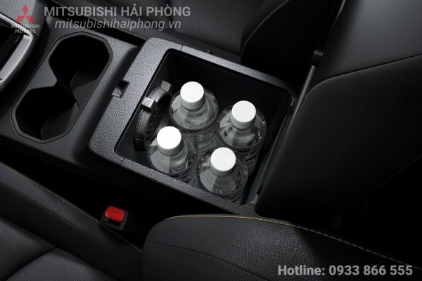 be-ti-tay-ket-hop-ngan-lam-mat-mitsubishi-xforce