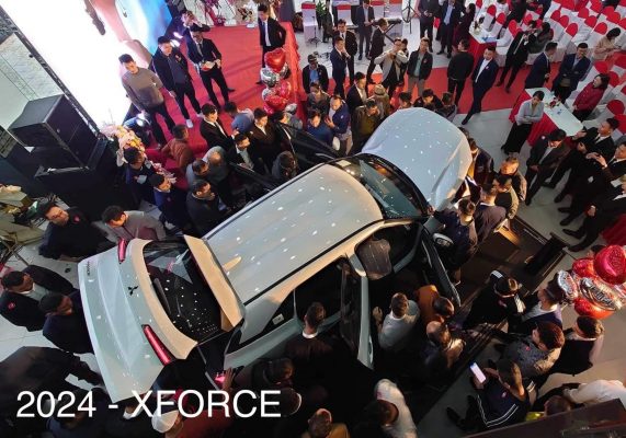 khach-hang-tham-du-ra-mat-xforce-2024